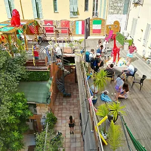 Albergue Antares, Nice